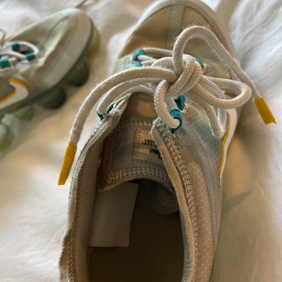 Nike Air Shoes - Picture 3 of 4